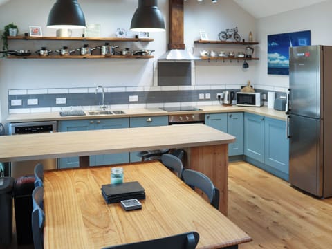 Kitchen/diner | Stable Cottage - Garn Madoc Holidays, Fishguard