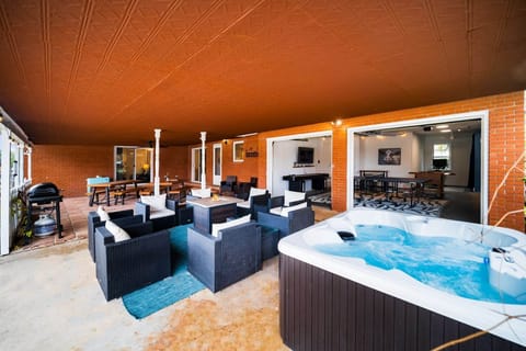Group Retreat | Hot Tub • Game Room • Walk to Main House in Johnson City