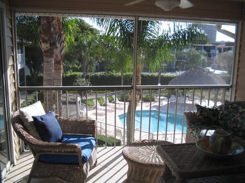 Lanai overlooking the pool, Tiki Hut is so comfortable and pleasant all day long