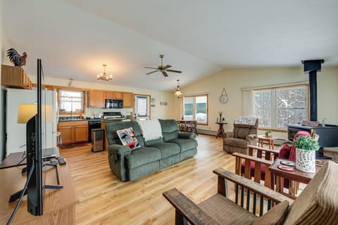 Old Forge Vacation Rental | 3BR | 2BA | 1,050 Sq Ft