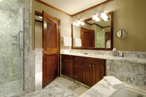 The Ritz-Carlton Club, Aspen Highlands, Bathroom