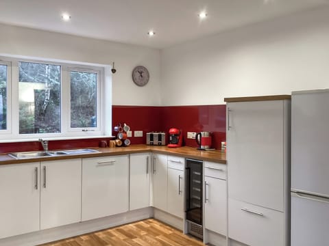 Kitchen | Shedfield Cottage, Drumnadrochit