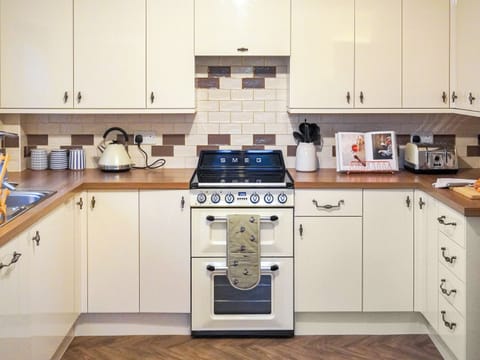 Kitchen | Corbetts Lodge Cottage, Swaffham