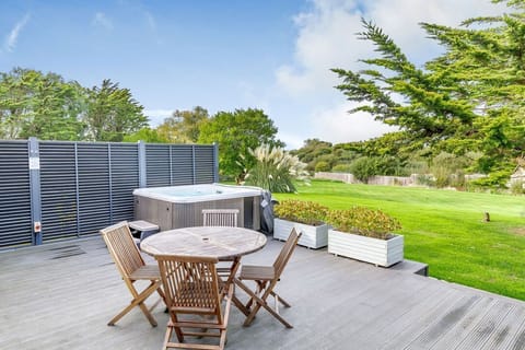 Summerleaze Garden Cottage 3 Spa