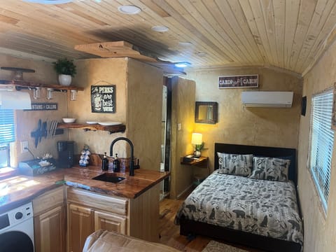 Full size bed 