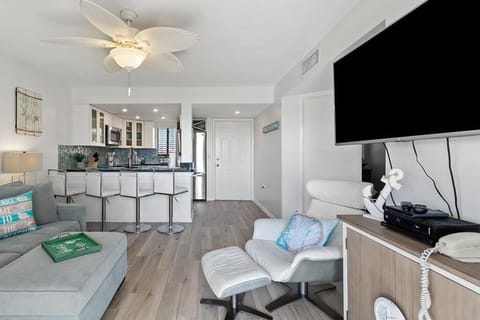 St. Augustine Beach Rentals Living Room (81KB)