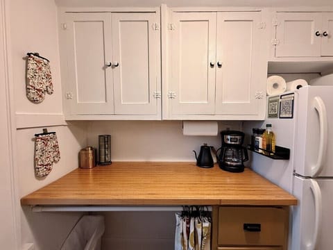 Larger counter space for cooking and baking needs. Basic oils and spices are provided.