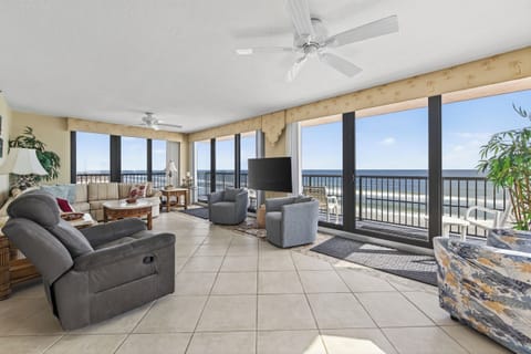 Oceanfront seating with unbeatable views—pure relaxation.