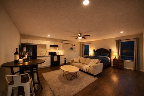 Garage Apartment/Bedroom 5