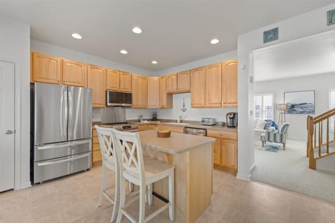 Fully equipped kitchen for meal preparations
