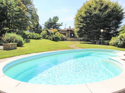 Swimming Pool, Resort, Composite Material, Leisure, Garden, Water Feature, Eco Hotel, Shade, Landscaping, Backyard