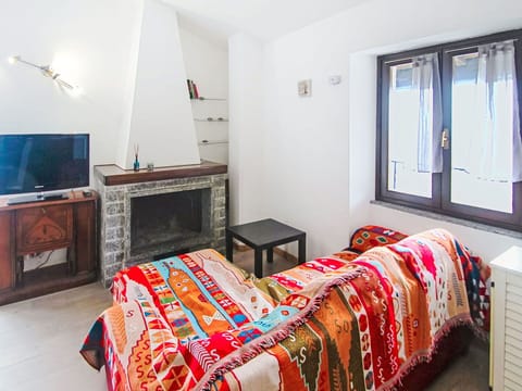 Furniture, Interior Design, Bed, Bedroom, Wood, Flooring, Room, Floor, Ceiling, Bed Sheet