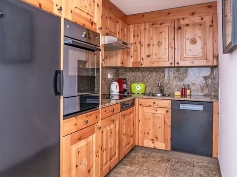 Wood, Cabinetry, Kitchen, Drawer, Wood Stain, Major Appliance, Cupboard, Kitchen Appliance, Hardwood, Countertop