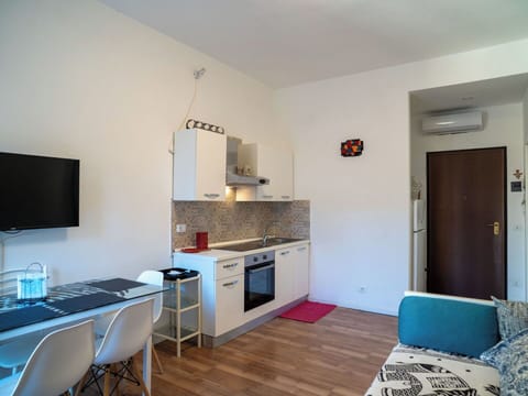 Furniture, Interior Design, Flooring, Floor, Wood, Room, Lighting, Home, Wood Flooring, Apartment