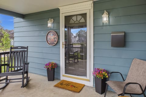 Welcome to Hometown Haven! We know you will enjoy your stay.