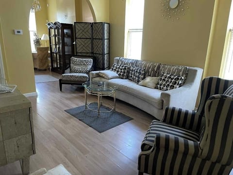 Living Room with HDTV 55”