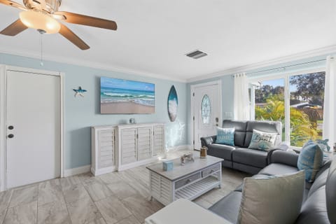 Light and Bright Living Room