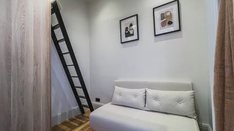 Lounge area with Sofa Bed