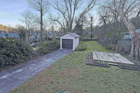 Large level backyard with neighborhood park located directly behind the property