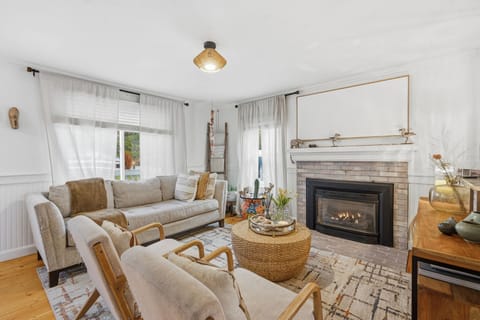 Livingroom with fireplace