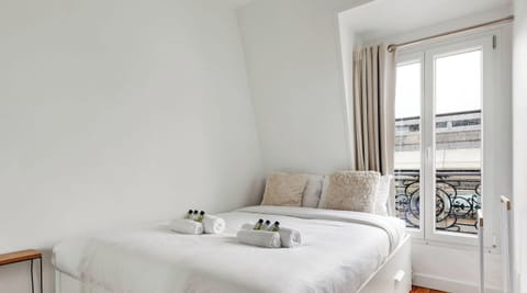 Chambre avec lit double