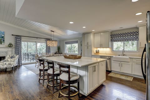 4 Brown Pelican - Kitchen (Upstairs)