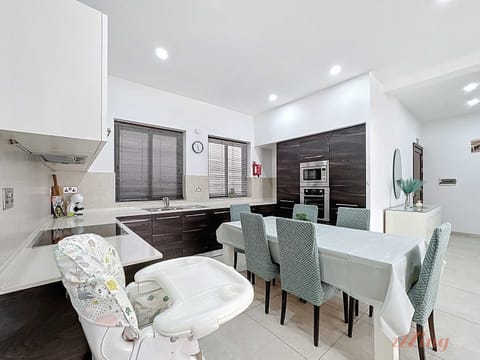 Kitchen and Dinning Area