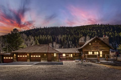Welcome to Black Hawk Getaway!