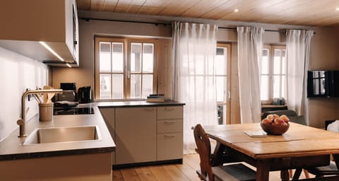 1ad5464e03543183-124230-b8b834c9f538ee041771362294