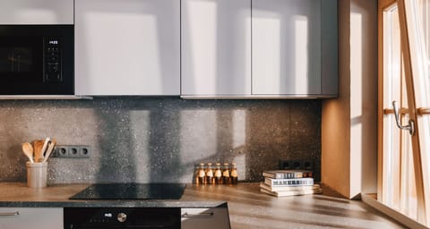 1ad5464e03543183-124230-61c090561b5f46b91771362295