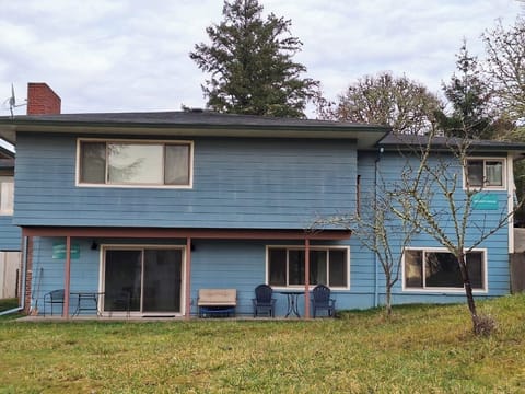 Wine Country Retreat Near Hagg Lake | 4 Queen Beds | Pet Friendly House in Willamette Valley