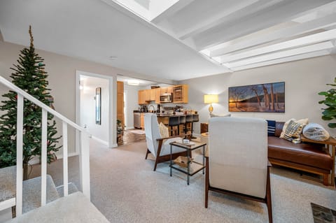 76 Sugarbush unit 7-4