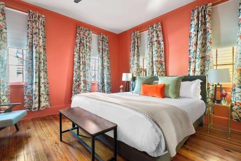Bedroom 1: King Bed 