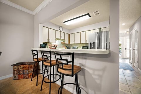 Kitchen Bar