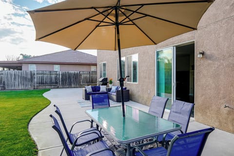 Bakersfield Vacation Rental | 4BR | 3BA | 2,520 Sq Ft