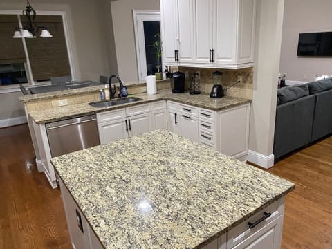 Unleash your inner chef in our fully equipped kitchen! Get ready to create culinary masterpieces.