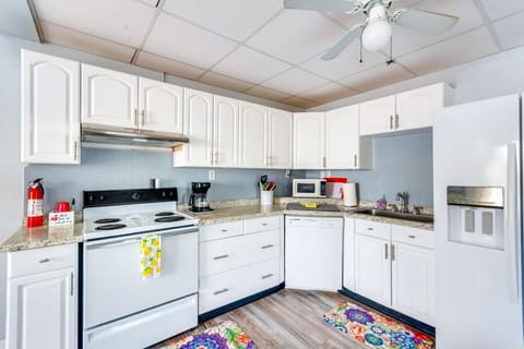 Sunrise Kitchen | Stainless Steel Appliances | Open Layout
