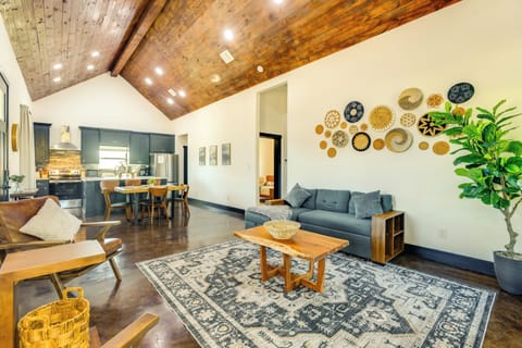 Somerville Vacation Rental | 2BR | 1BA | 980 Sq Ft