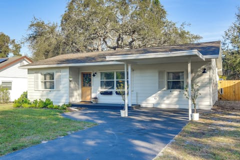 Largo Vacation Rental | 3BR | 2BA | 1,228 Sq Ft