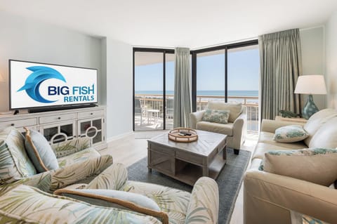 Amazing Living Room, Beautifully Decorated, Stunning Views🌊☀️
