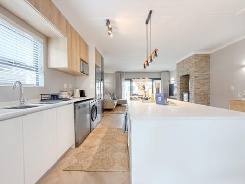 Stylish 3 Bedroom Townhouse in Secure Estate (35287)