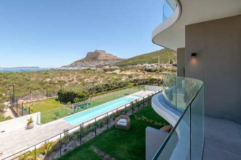 Elegant Beach House Studio in Hout Bay with Pool (35758)