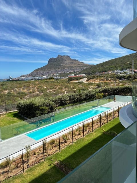 Elegant Beach House Studio in Hout Bay with Pool (35420)