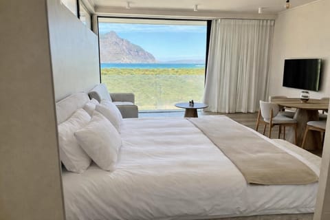 Elegant Beach House Studio in Hout Bay with Pool (35432)
