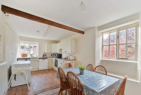 Old Ford House, Blandford: The second/prep kitchen is a useful utility and laundry room also