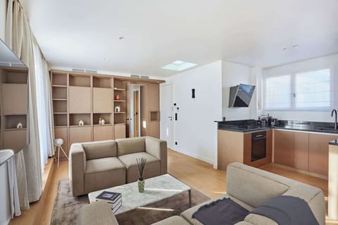 Salon avec cuisine ouverte