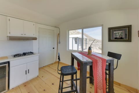 Dining Area | Dishware & Flatware