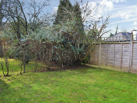 Small, mainly lawned garden | Robin&rsquo;s Nest, Newton Poppleford, near Sidmouth