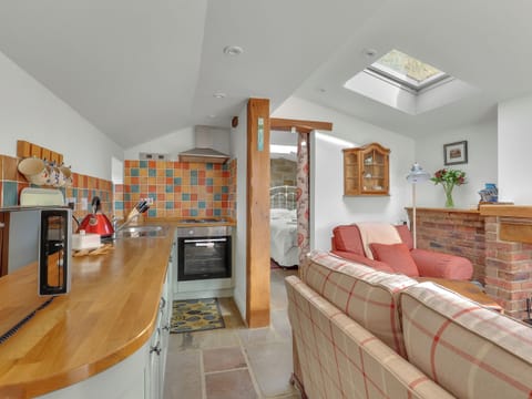 Hilltop Bothy, Alnwick