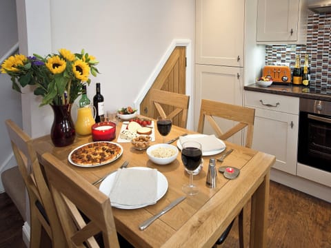 Modest dining area | 22 Rose Terrace, Keswick